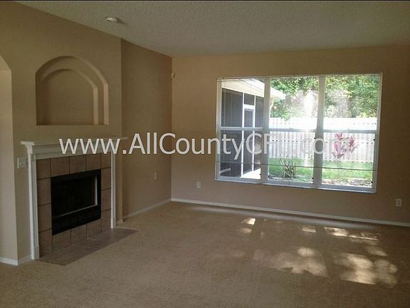 3rd image of 1756 Sparkling Water Cir