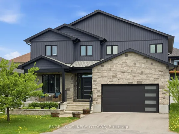 640 Meadowridge Cir, Ottawa, ON K0A 1L0