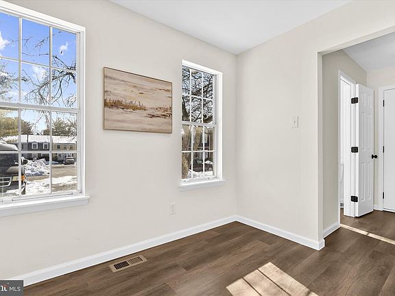 5th image of 196 Key Pkwy