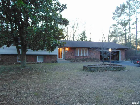 102 Shari Ln, Murphysboro, IL 62966