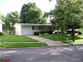 1st image of 890 Barat Ln