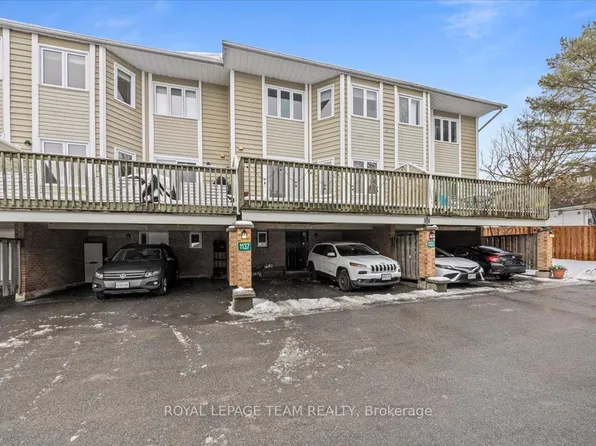 1137 Chimney Hill Way, Ottawa, ON K1J 8Z7