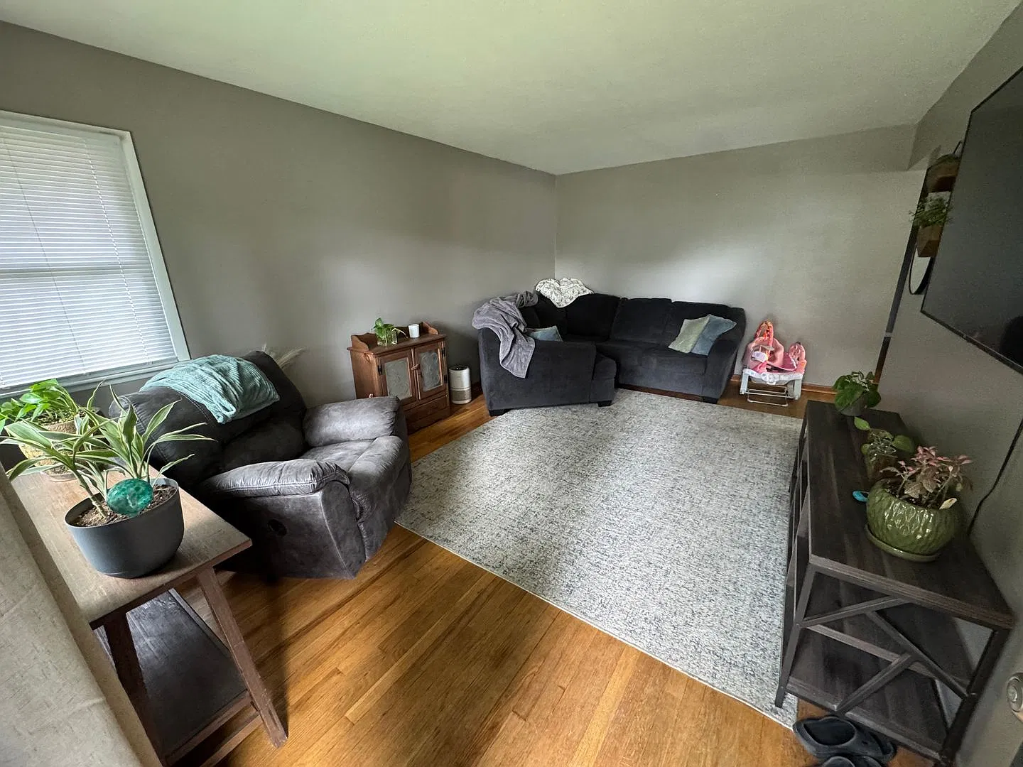 Lincoln Home for Rent — Photo 2