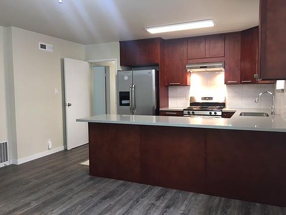 3rd image of 108 Edgemont Dr