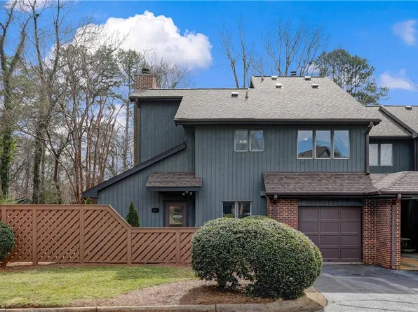 210 College Rd APT 306, Greensboro, NC 27410