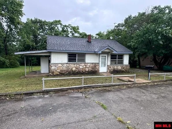 102 W South St, Flippin, AR 72634