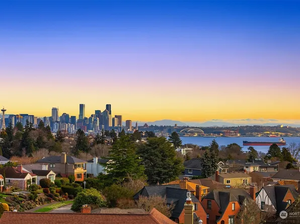 2222 Eastmont Way W, Seattle, WA 98199