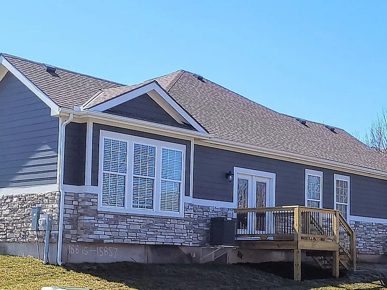 15845 Foster St — Photo 24