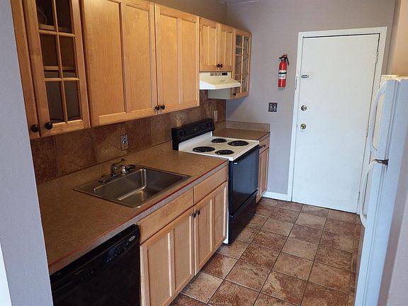 2nd image of 679 Watersedge Dr