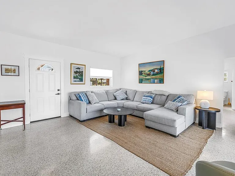 7100 S Shore Dr S — Photo 4