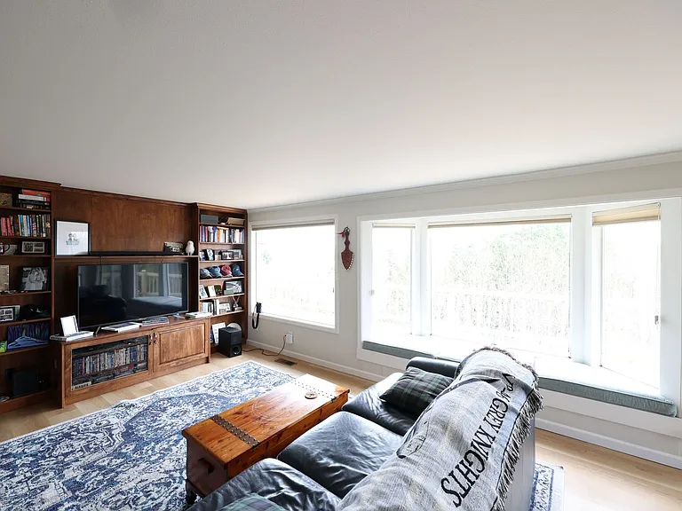 14329 Gibralter Rd — Photo 3