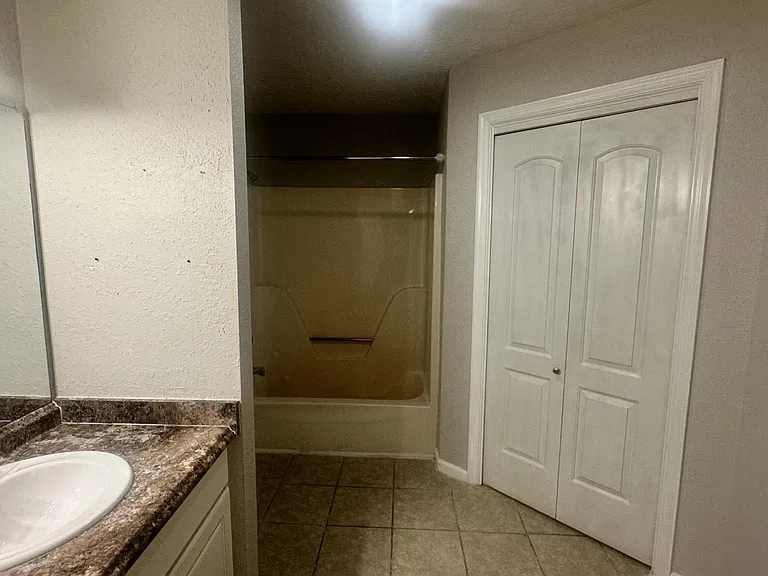 1112 Colony Place Dr — Photo 20