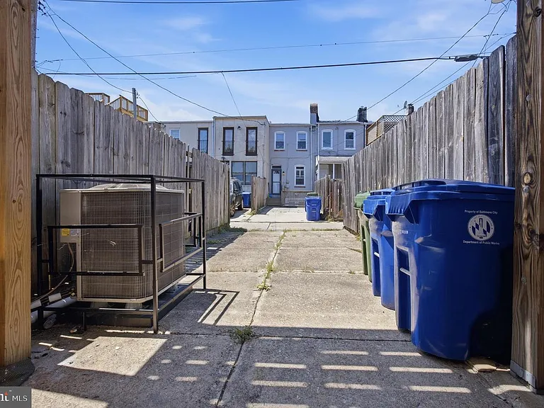 122 N Ellwood Ave — Photo 16