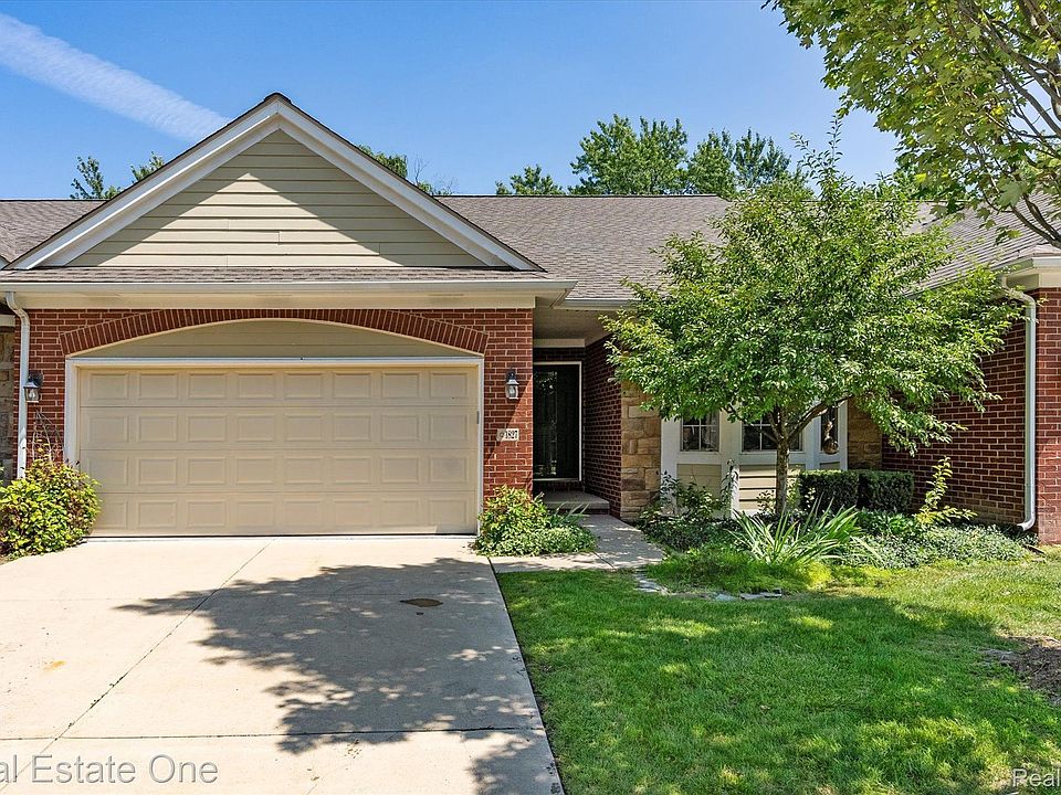 1st image of 1827 Maple Park Dr E