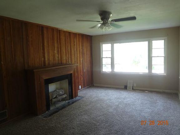4th image of 2415 N 85th St