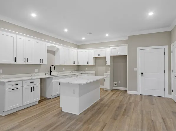 10100 S Willow Street #113, Manchester, NH 03103