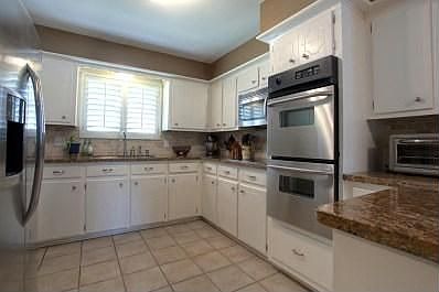 5th image of 307 Blue Willow Dr