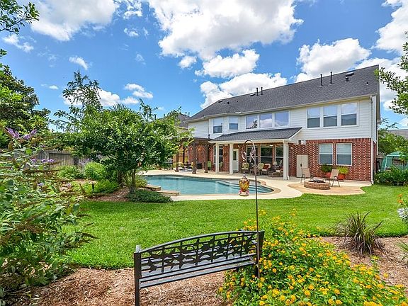Enjoy your backyard oasis from all angles to give that calming perspective