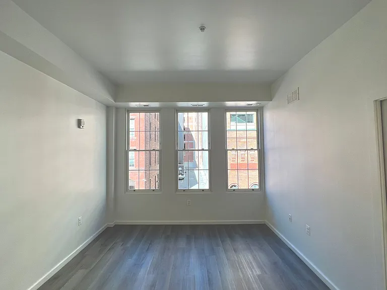 725 W Pratt St. — Photo 156