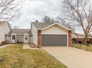 6117 Terrace Dr, Johnston, IA 50131
