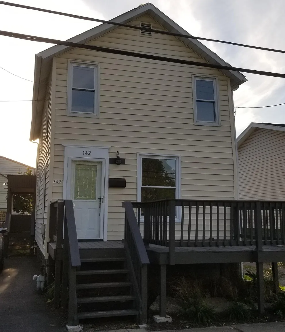 142 S Jackson St photo 1