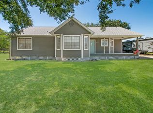 1400 Bayou Dr, Bay City, TX 77414