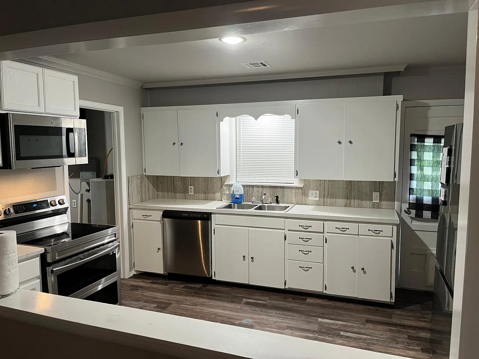 410 Vine St — Photo 4