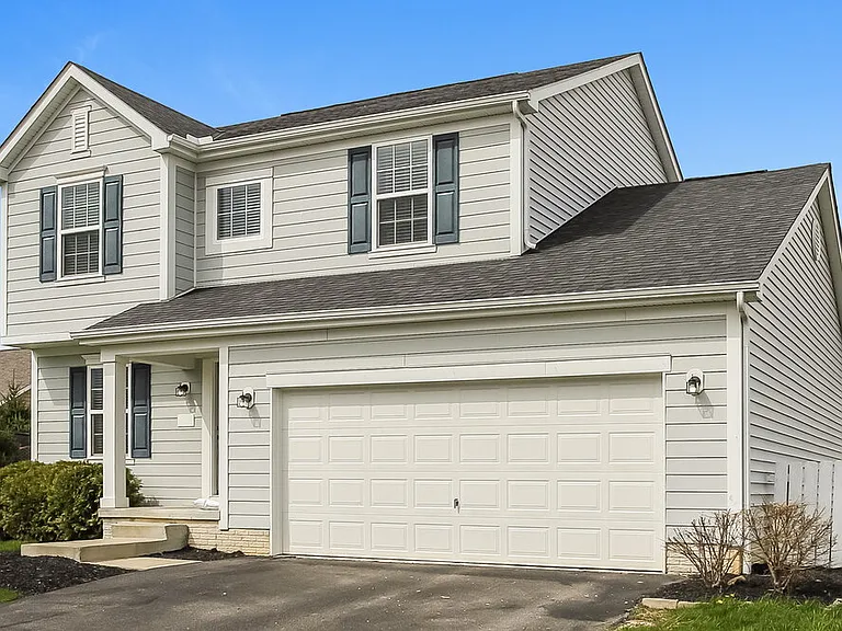 804 Zeller Dr — Photo 2