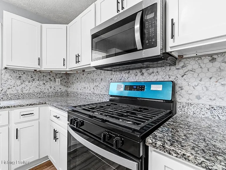 1037 Kaiser Ct — Photo 8