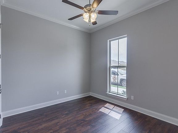 2nd image of 106 Parker Ln