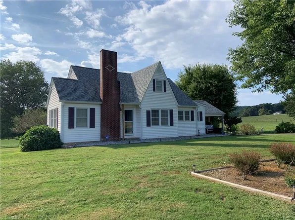 1329 Swan Creek Rd, Hamptonville, NC 27020