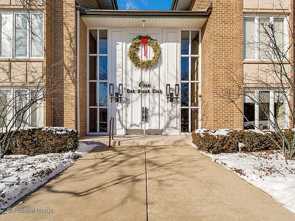 2nd image of 1 Oak Brook Club Dr APT A201