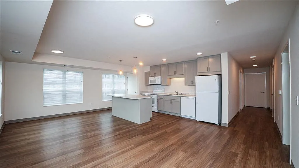 Cadence Apartments — Photo 2