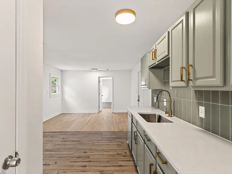 6041 Walrond Ave — Photo 24