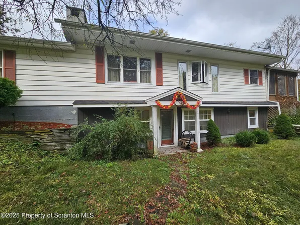 240 Harold Squier Ln, Nicholson, PA 18446
