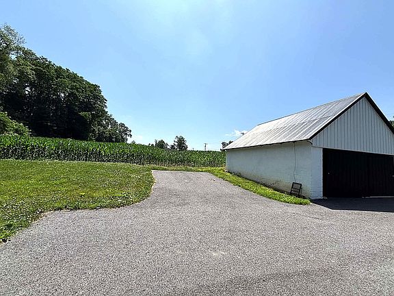 3rd image of 2900 Compass Rd