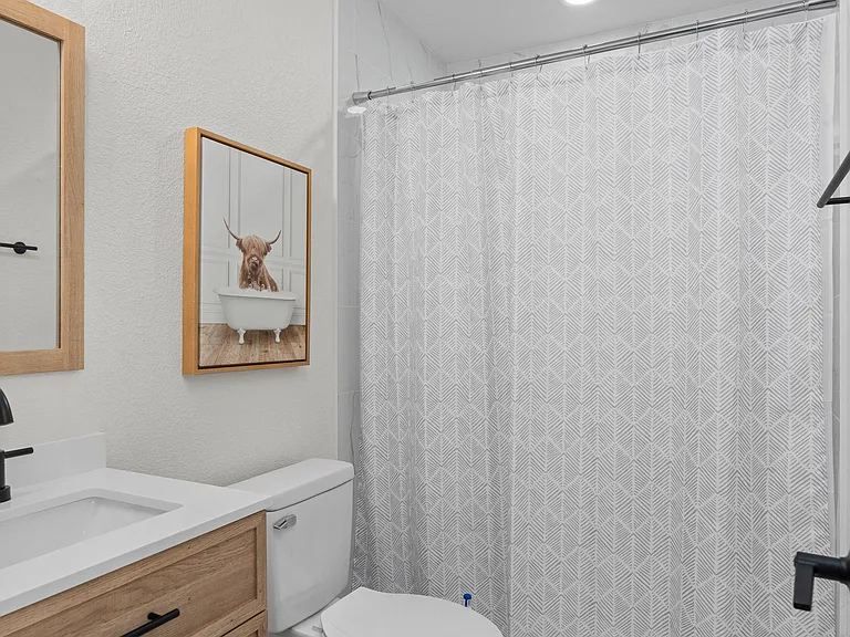 Shin Oak Dr — Photo 4