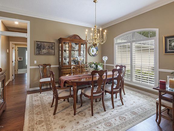 5th image of 160 N Cove Dr