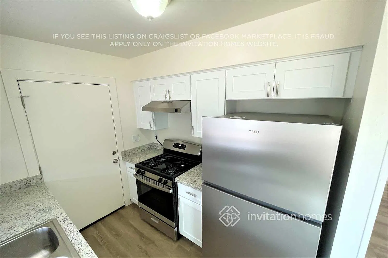4131 N 74th Dr Phoenix, AZ 85033 — Photo 4