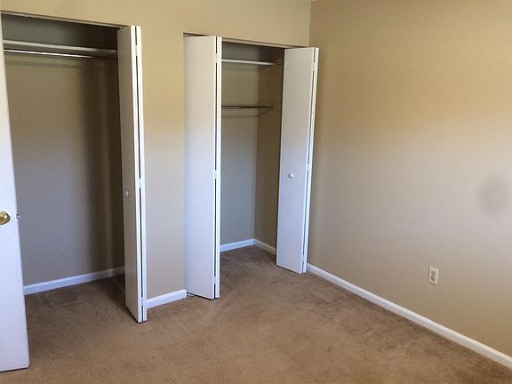 3rd image of 1646 Foxhaven Dr APT 3