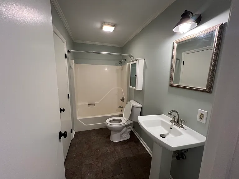 512 Holden St — Photo 14