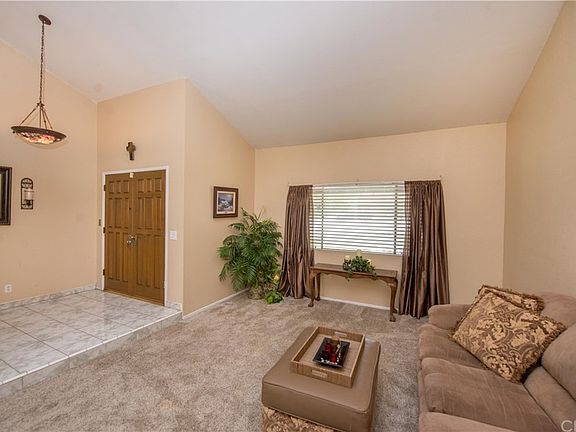 5th image of 7965 Surrey Ln