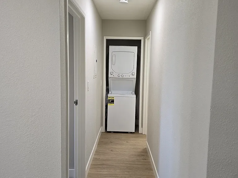 Crestview Apartments — Photo 32