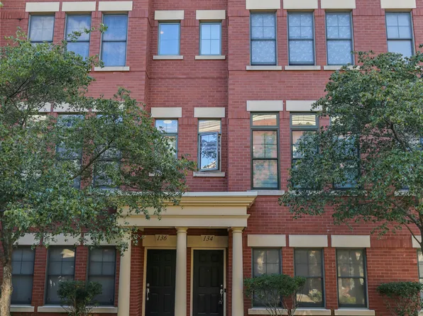 134 Dawson Dr, Elgin, IL 60120