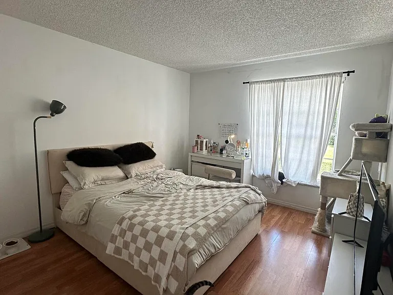 2414 NE 11th St #161 — Photo 20