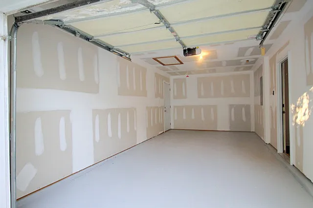 304 Gladstone Dr — Photo 15