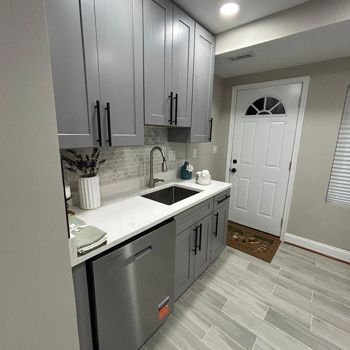3 bed, 2.0 bath, 1120 sqft, $5,500 — Photo 2