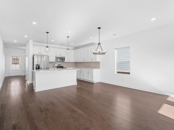 4th image of 2025 Creekland View Blvd