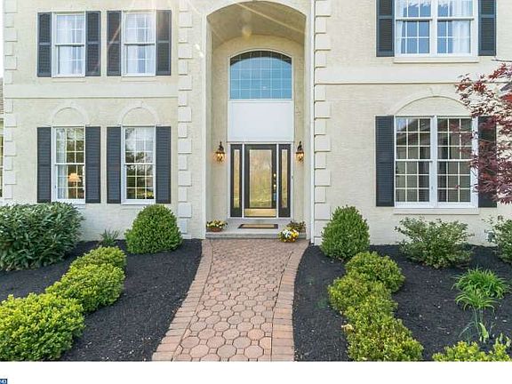 2nd image of 2028 Silverwood Dr