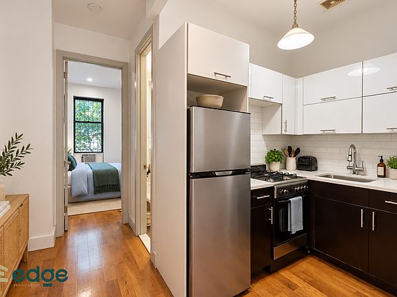 2nd image of 233 Jefferson St #2J